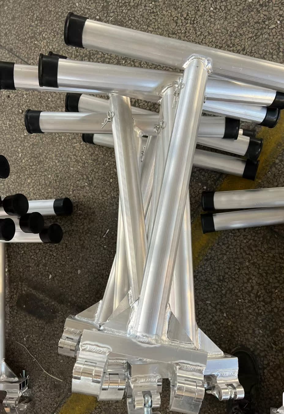 Heyulin Customizable Aluminum Alloy Lamp Hook and Holder for Eagle Claw Lamp Pole for Truss Displays